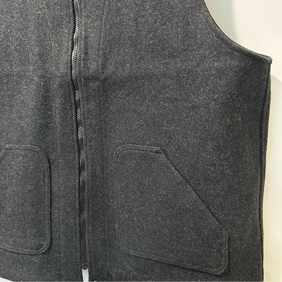 Filson Men's Charcoal Liner Vest Size XXL - Picture 4 of 6